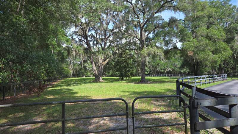 2 bedroom Single Family Residence at 1025 NW 150th Avenue, Unincorporated, Ocala — photo 3