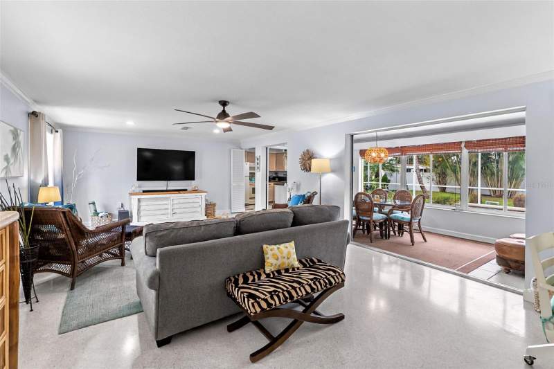 2 bedroom Single Family Residence at 912 Church Street, Beach Village, Venice — photo 4