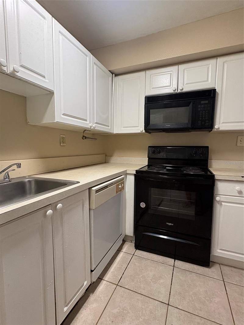 2 bedroom Condominium at 203 Poinsettia Pine Court #102, Renaissance Villas Condo, Tampa — photo 5