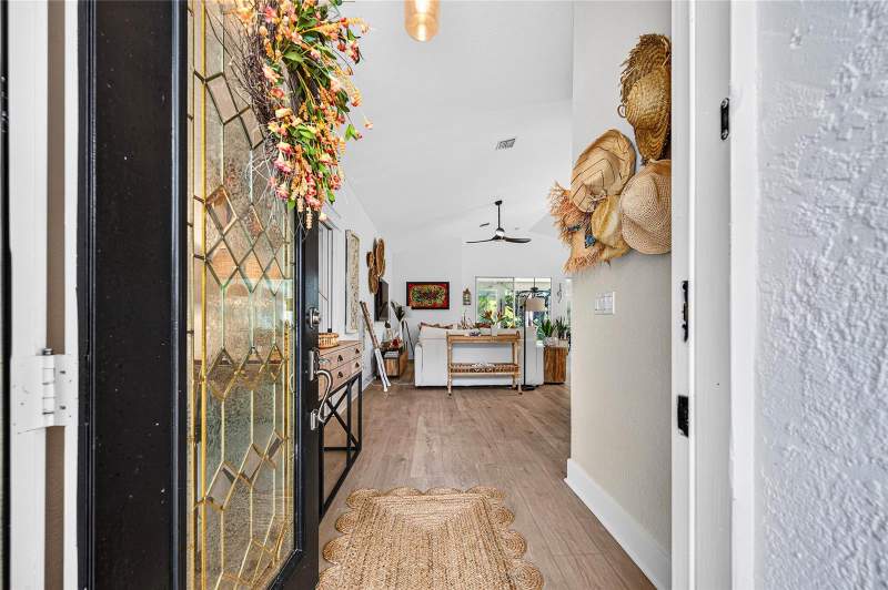 3 bedroom Single Family Residence at 836 Connemara Circle, Bridle Oaks First Add, Venice — photo 3