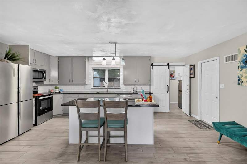 4 bedroom Single Family Residence at 1075 8th Street, Haven Shores, Winter Haven — photo 3