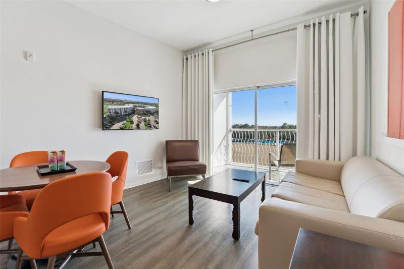 2 bedroom Condo - Hotel at 225 Celebration Place #526, Mona Lisa At Celebration, Melia Orlando, Kissimmee — photo 4