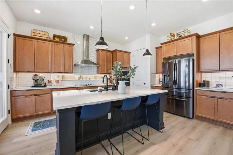 5 bedroom Single Family Residence at 9741 Neruda Street, Laureate Park, Orlando — photo 2