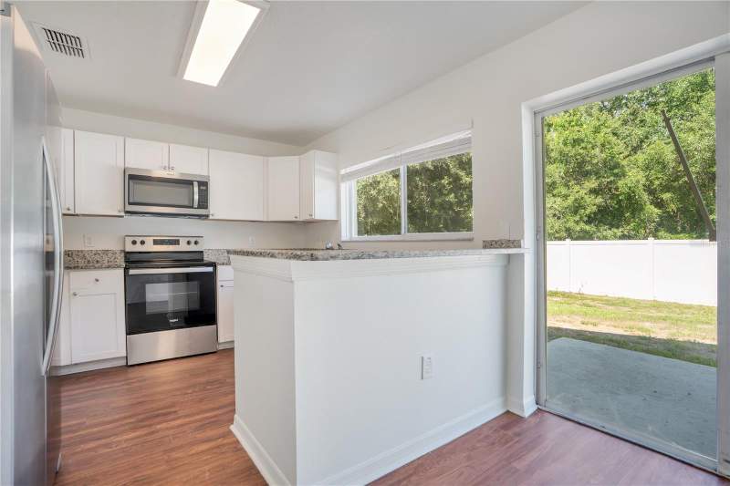 4 bedroom Single Family Residence at 10225 Summerview Circle, Summerview Oaks Sub, Riverview — photo 2
