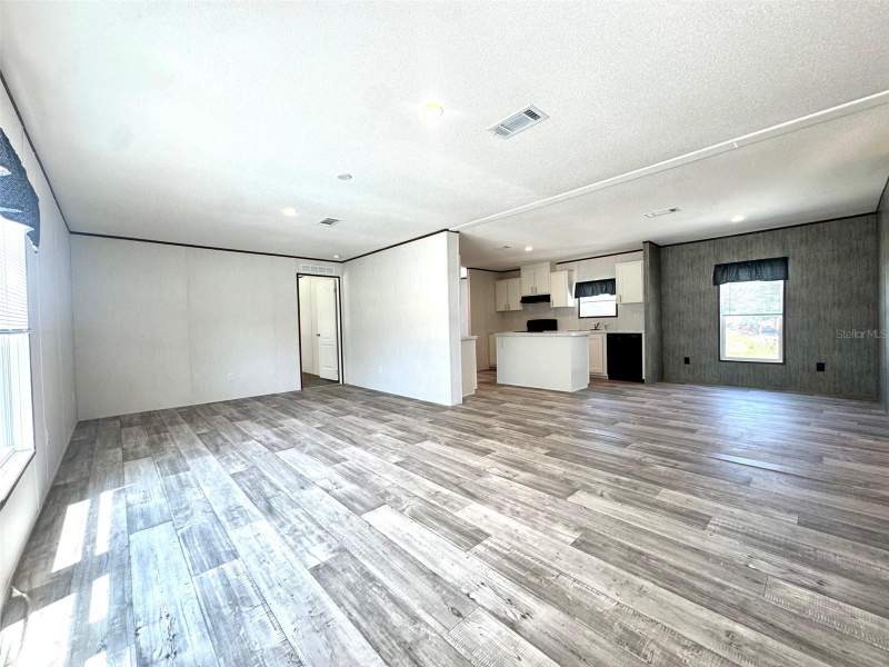 3 bedroom Manufactured Home at 389 Waterview Drive, Clearwater Lake Estates, Polk City — photo 3