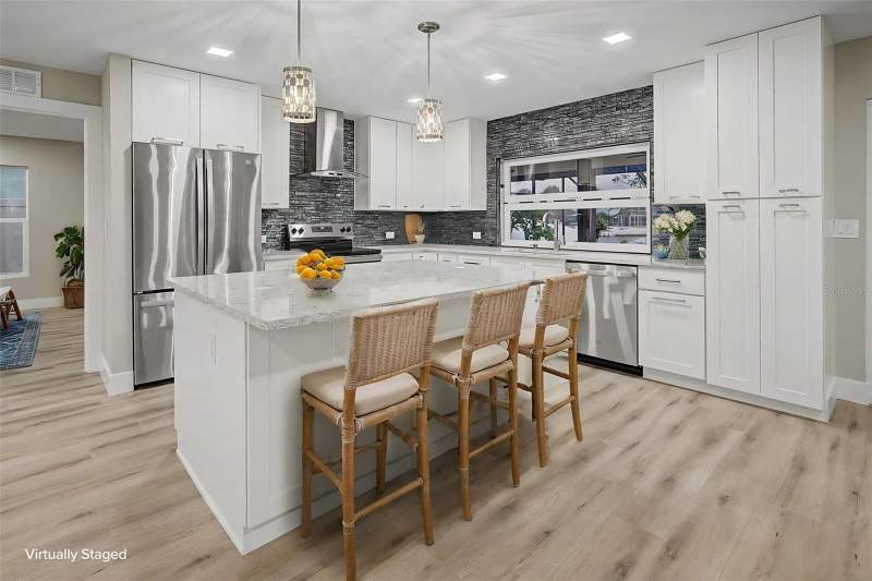 4 bedroom Single Family Residence at 728 Spanish Main Drive, Apollo Beach Unit Two, Apollo Beach — photo 4