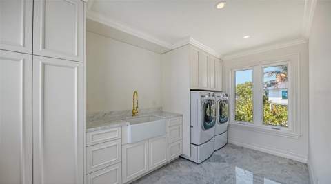 6529 Gulfside Road, Longboat Key FL - photo 11 of 35