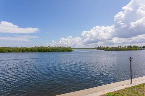 5557 Bowline Bend, New Port Richey FL - photo 10 of 48