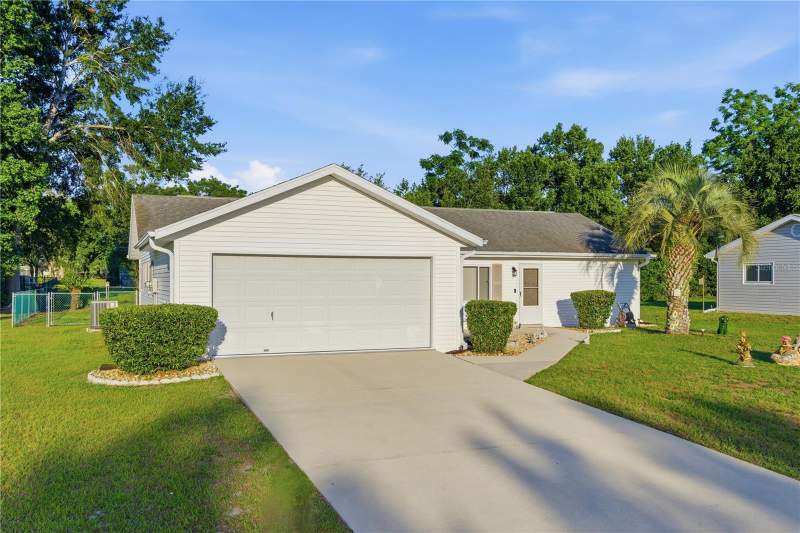 3 bedroom Single Family Residence at 11241 SW 77th Court, Palm Cay 02, Ocala — photo 2