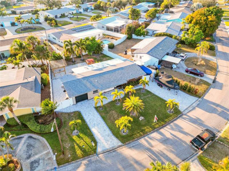 4 bedroom Single Family Residence at 5235 40th Street, Maximo Moorings, St Petersburg — photo 4