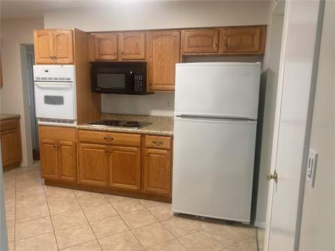 1001 Augusta Drive, Sun City Center FL - photo 9 of 31