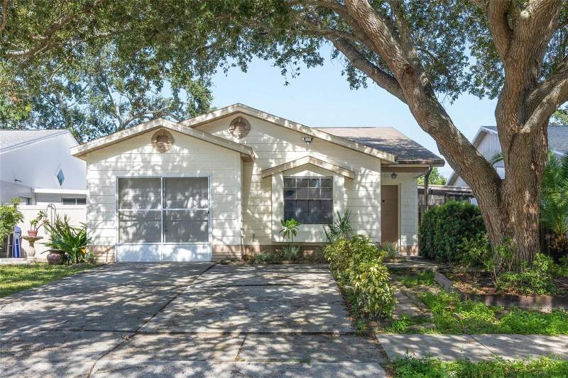 3 bedroom Single Family Residence at 13427 Laraway Drive, Summerfield Village II Tr 5, Riverview — photo 3