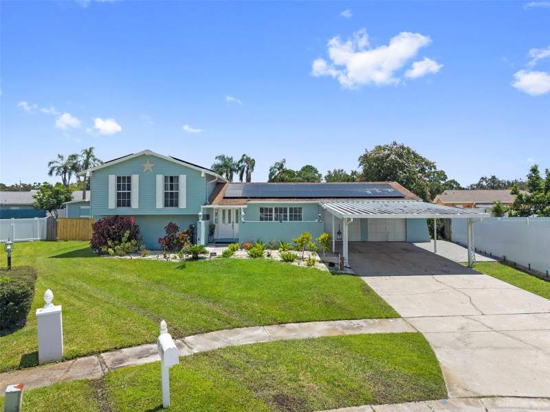 4 bedroom Single Family Residence at 7103 Creekside Court, Townn Country Park Unit 43, Tampa — photo 2
