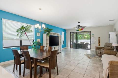 11632 Weaver Hollow Road, New Port Richey FL - photo 11 of 33