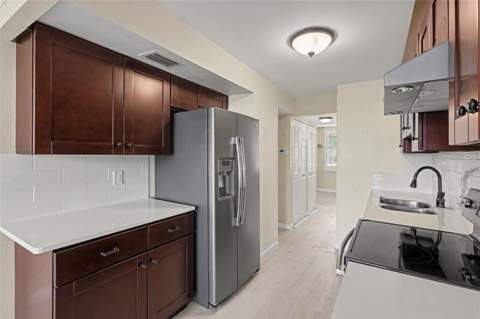 4720 Locust Street #206, St Petersburg FL - photo 9 of 34