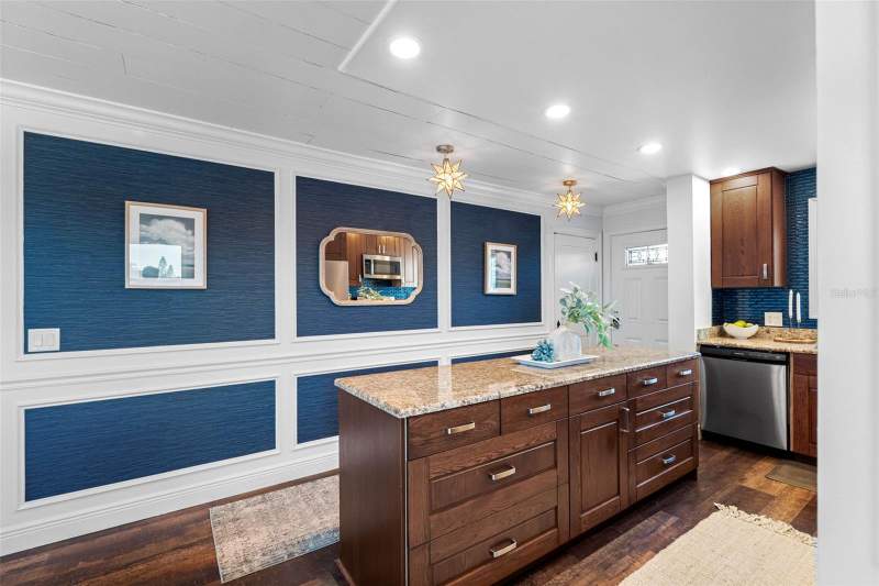 2 bedroom Condominium at 5940 30th Avenue #301, Town Shores Of Gulfport, Gulfport — photo 3