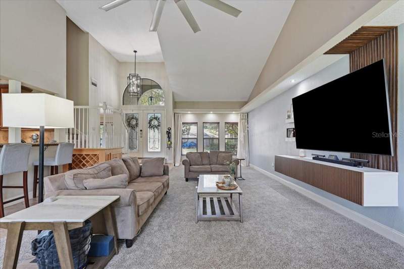 4 bedroom Single Family Residence at 16043 Penwood Drive, Tampa Palms Unit 3C, Tampa — photo 2