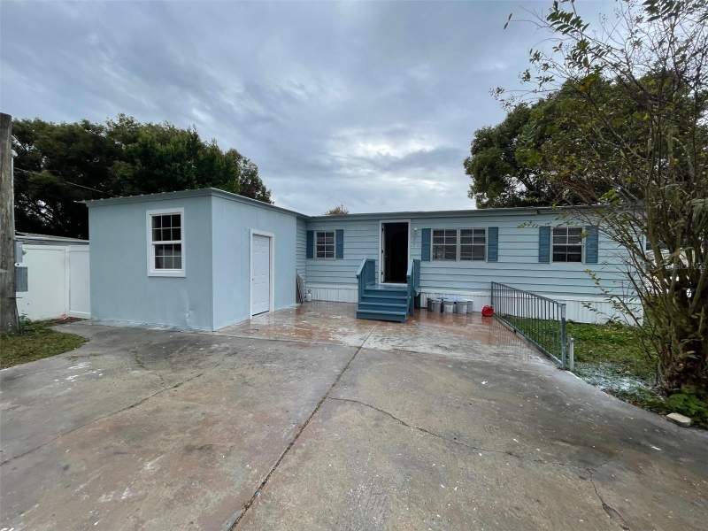 3 bedroom Mobile Home at 4421 TODD AVENUE, CHARLIN PARK SECOND ADD, ORLANDO — photo 1