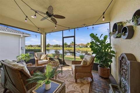 4717 Avila Lakes Drive, Wimauma FL - photo 11 of 32