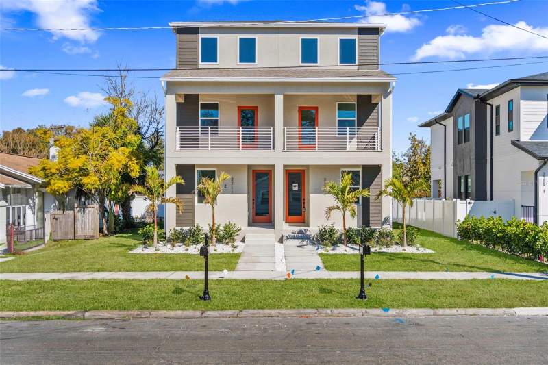 4 bedroom Townhouse at 2711 W North B Street #2, Terra Nova, Tampa — photo 1