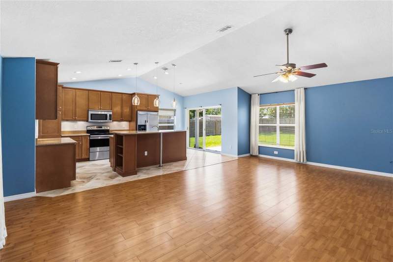 3 bedroom Single Family Residence at 20446 Macon Parkway, Rocket City, Orlando — photo 4