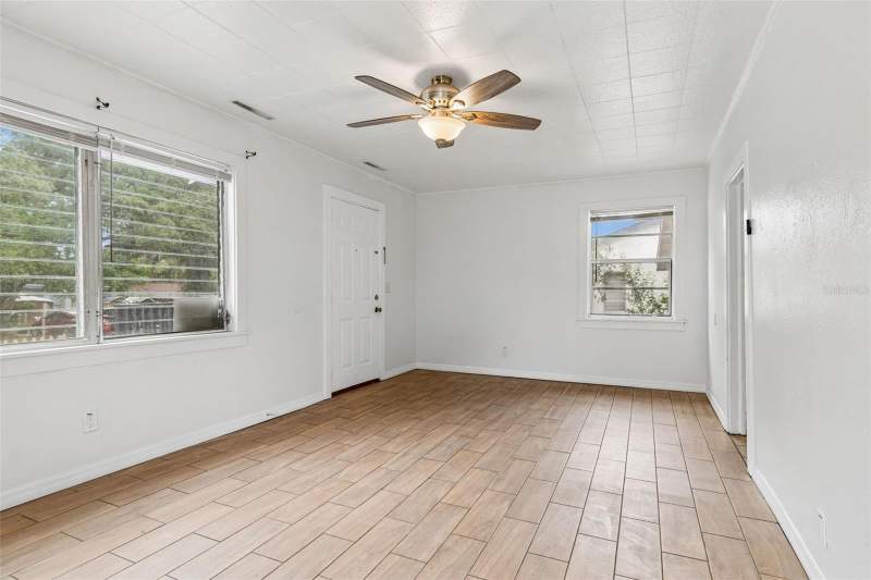 2 bedroom Single Family Residence at 1363 Tioga Avenue, Lakeview Heights, Clearwater — photo 3