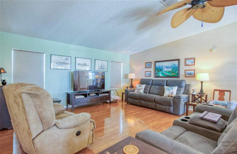 3 bedroom Manufactured Home at 258 Pelican Drive, Gull-Aire Village, Oldsmar — photo 3