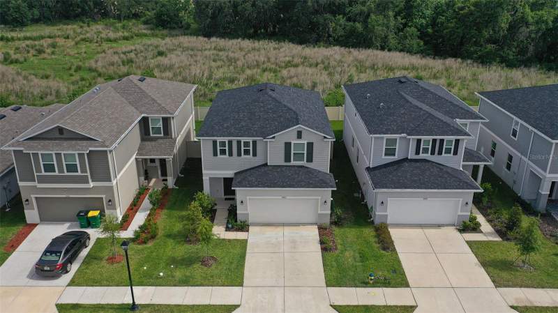 4 bedroom Single Family Residence at 37402 Yukon Drive, River Run, Zephyrhills — photo 2