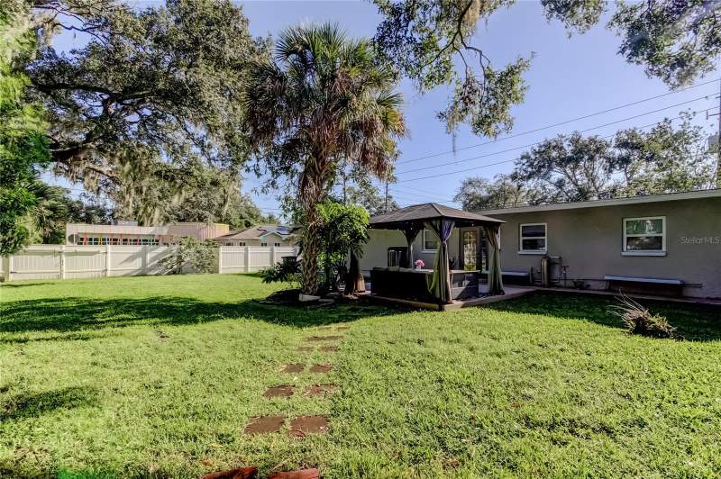 4 bedroom Single Family Residence at 375 10th Avenue, Seminole Park Rev, Safety Harbor — photo 3