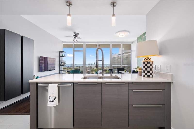 2 bedroom Condominium at 175 1st Street #1204, Signature Place Condo, St Petersburg — photo 5