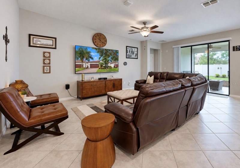 2 bedroom Single Family Residence at 16835 Whisper Elm Street, Forest Brooke Active Adult Ph, Wimauma — photo 3