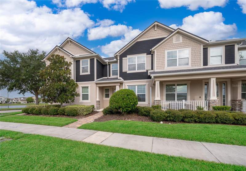 3 bedroom Townhouse at 11963 Vermillion Avenue, Windermere Trails, Windermere — photo 2