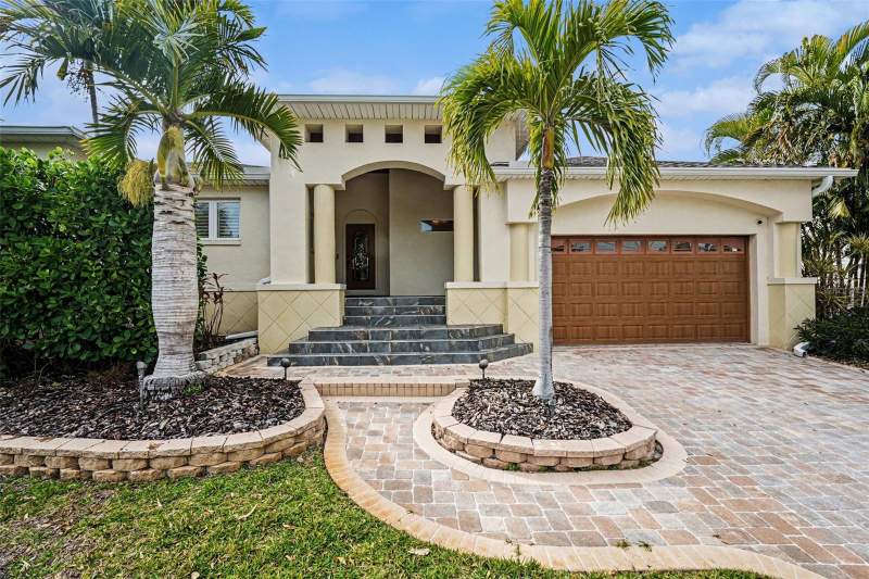 3 bedroom Single Family Residence at 840 3rd Avenue, Sands Point, Tierra Verde — photo 2