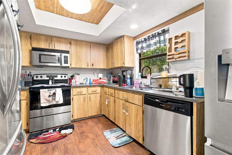 3 bedroom Single Family Residence at 7059 Juniper Avenue, Ridge Manor Estate, Webster — photo 5