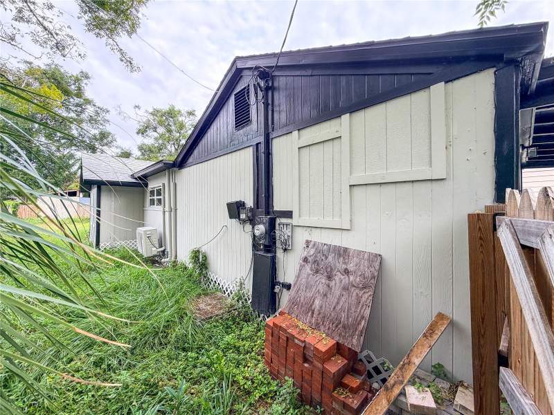 2 bedroom Single Family Residence at 8308 N Mulberry Street, Sulphur Spgs Add, Tampa — photo 2