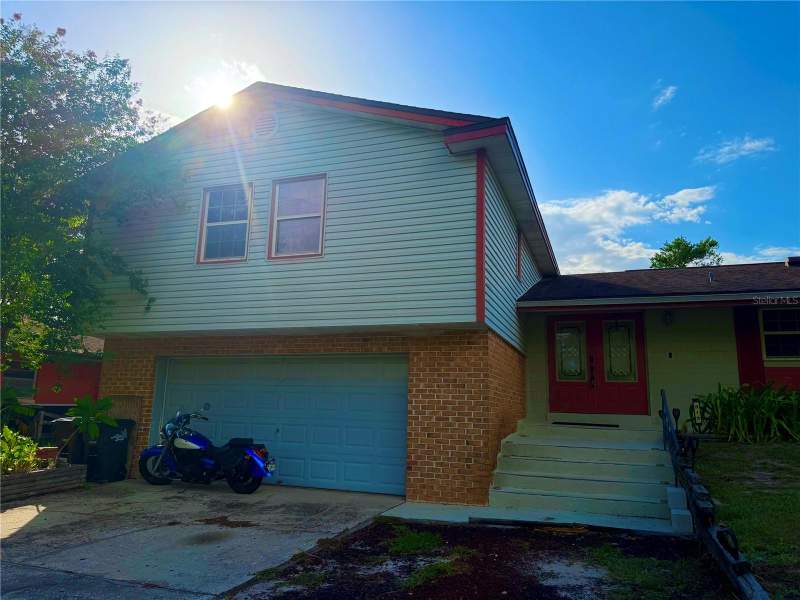 513 OAKCREST STREET home for sale in Spring Oaks