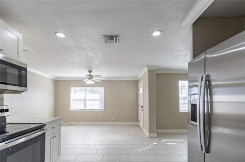 4933 Balboa Drive, Orlando FL - photo 8 of 34