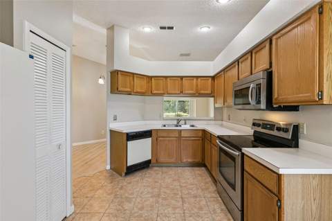 1052 Brielle Avenue, Oviedo FL - photo 13 of 44