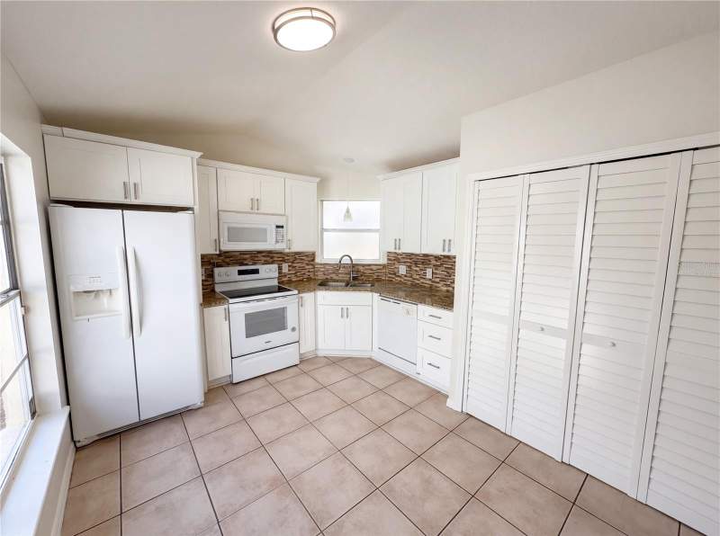 2 bedroom Single Family Residence at 9814 Dean Cove Lane, Dean Cove, Orlando — photo 2