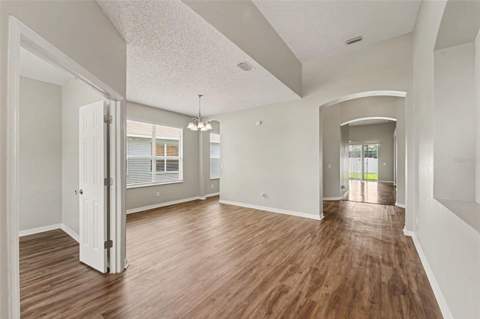 4906 Pennecott Way, Wesley Chapel FL - photo 6 of 15