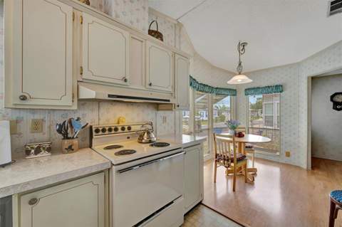 106 N Saint George Circle, Apollo Beach FL - photo 9 of 45