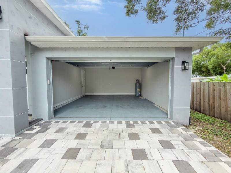 3 bedroom Single Family Residence at 3920 W Crenshaw Street, Hibiscus Gardens, Tampa — photo 3