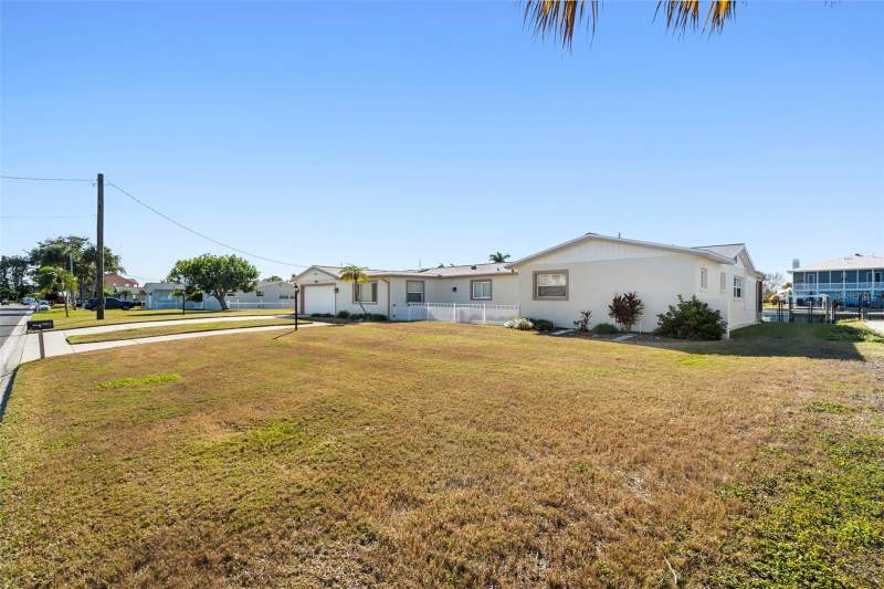 3 bedroom Single Family Residence at 5003 Commonwealth Road, Palmetto Skyway Rep, Palmetto — photo 3