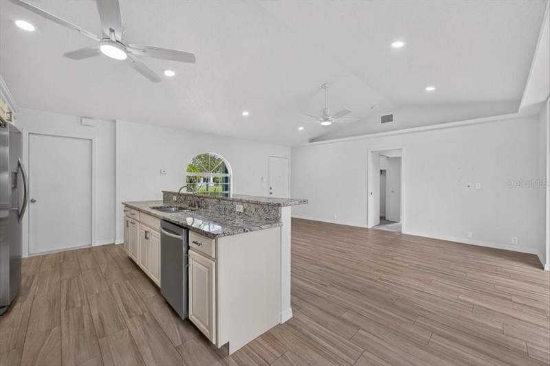 3 bedroom Single Family Residence at 9293 Fruitland Avenue, Port Charlotte Sec 074, Englewood — photo 5