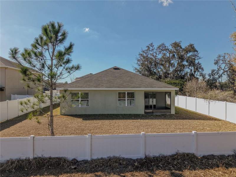 4 bedroom Single Family Residence at 5618 GEIGER ESTATES DRIVE, ZEPHYR RDG PH 1A, ZEPHYRHILLS — photo 2