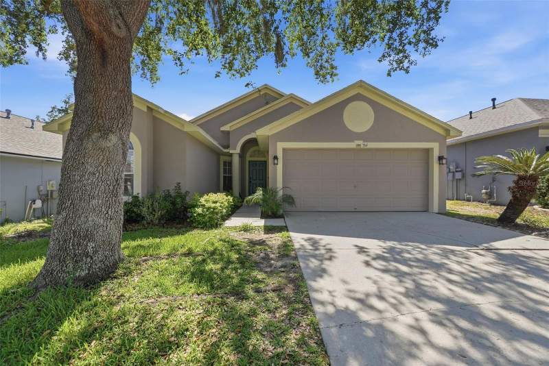 3 bedroom Single Family Residence at 3511 Gray Whetstone Street, Bloomingdale Trails, Brandon — photo 2