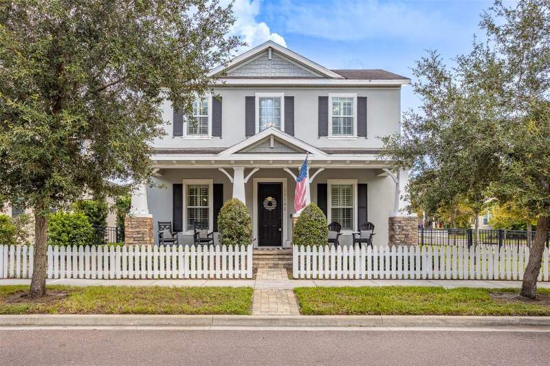 4 bedroom Single Family Residence at 11143 Winthrop Lake Drive, Winthrop Village, Riverview — photo 2