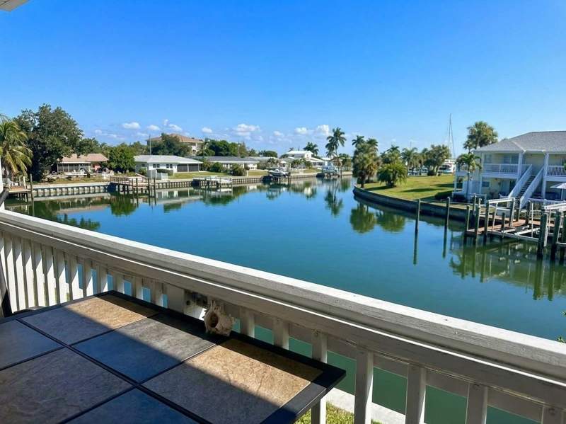 1 bedroom Condominium at 4728 Beach #C, Waterside Coquina Key South, St Petersburg — photo 4