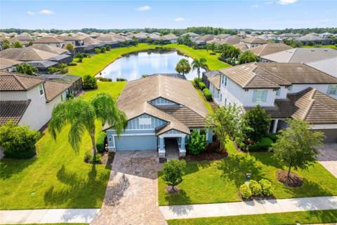4719 Winsome Way, Lakewood Ranch FL - photo 10 of 84