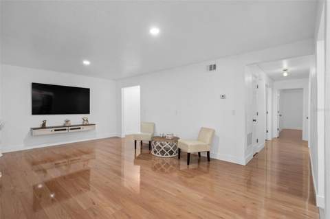 4190 Versailles Drive #4190D, Orlando FL - photo 8 of 29